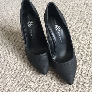 Your everyday Black heels